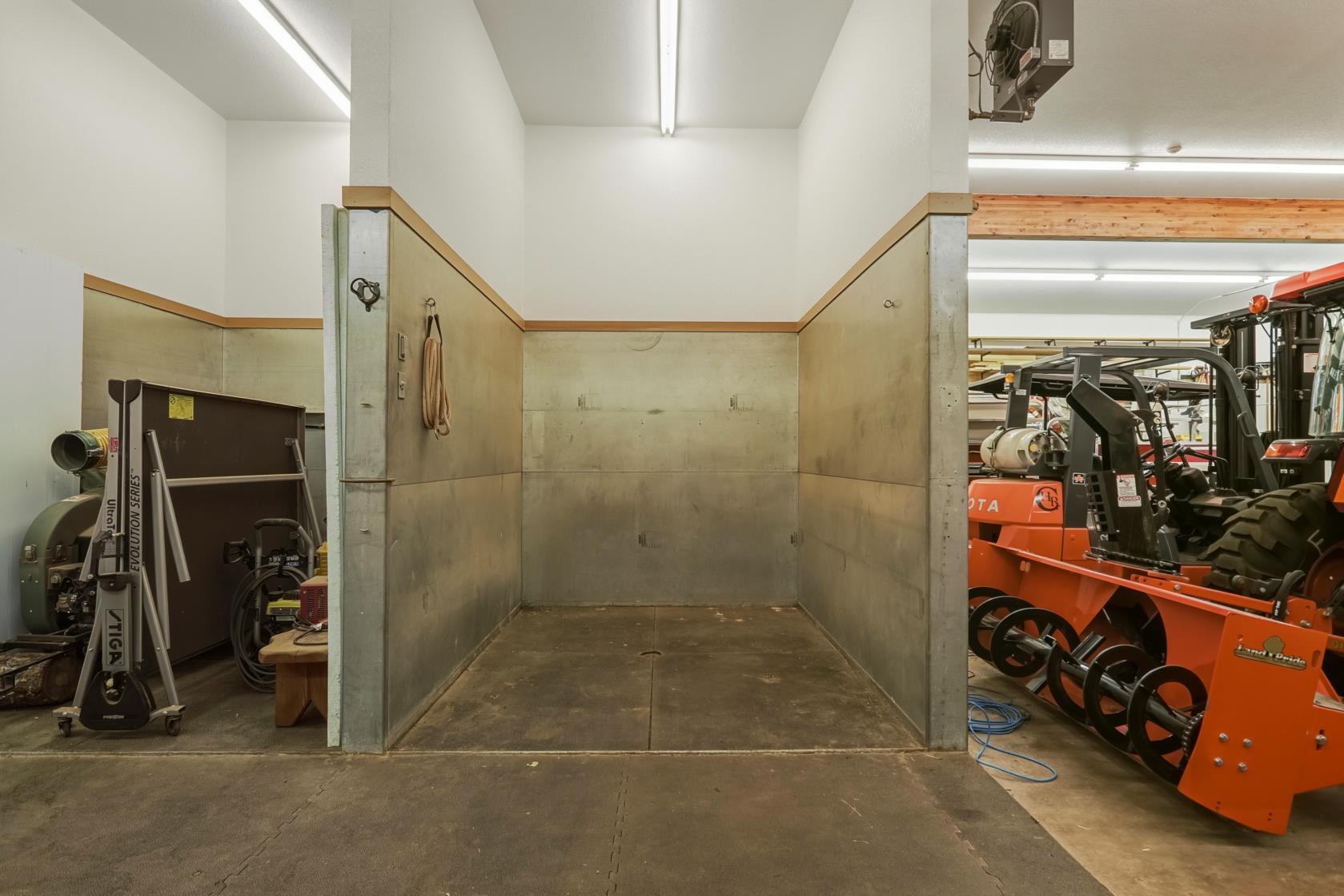 Heated wash stall