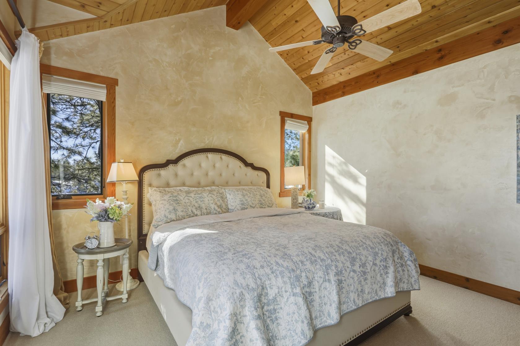 Second upper level guest bedroom